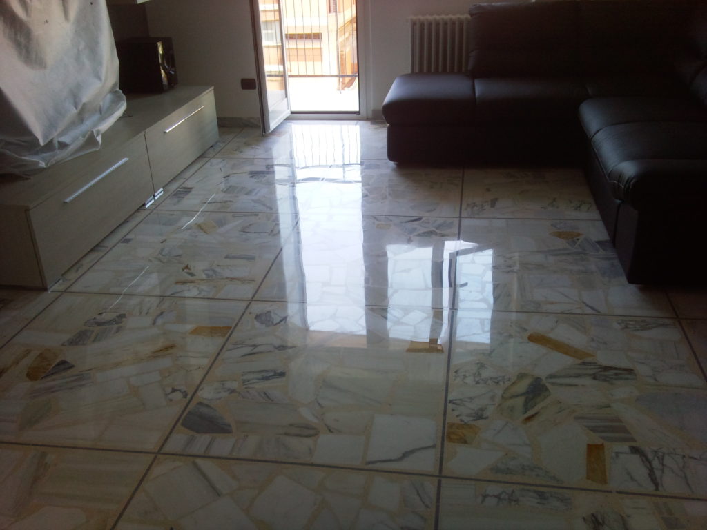lucidatura pavimenti bollettonato - cristallizzazione lucidatura pavimenti travertino, graniglia di marmo