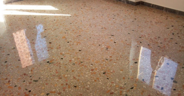 cristallizzazione-pavimenti-in-marmo-granito-a-roma - levigatura pavimenti travertino
