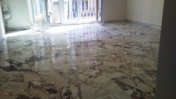 arrotatura lucidatura di pavimenti in marmo