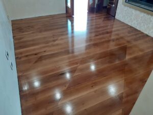 Lucidatura parquet noce roma -