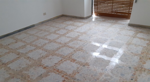 sigillatura consolidatura a resina pavimenti marmittoni in graniglia di pietra di marmo