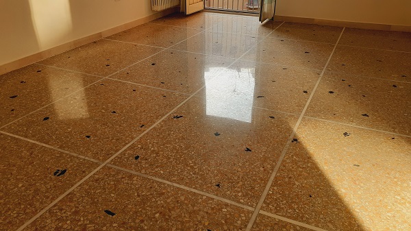 arrotatura pavimenti graniglia di marmo alla veneziana