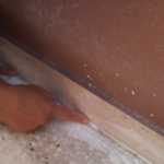 La Familiare - Stuccatura battiscopa e pavimenti a Roma; pulizia rinnovamento battiscopa marmo e legno
