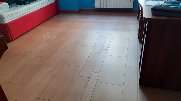 smacchiatura pavimenti gres porcellanato - La Familiare