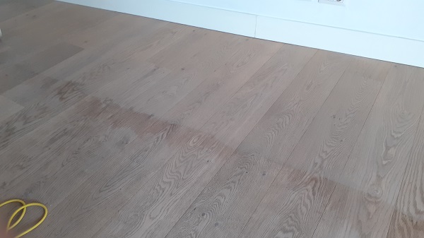 pulizia pavimenti finto legno