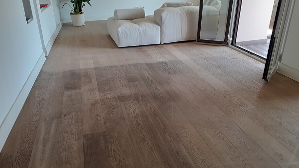 Sgrassatura pavimenti linoleum